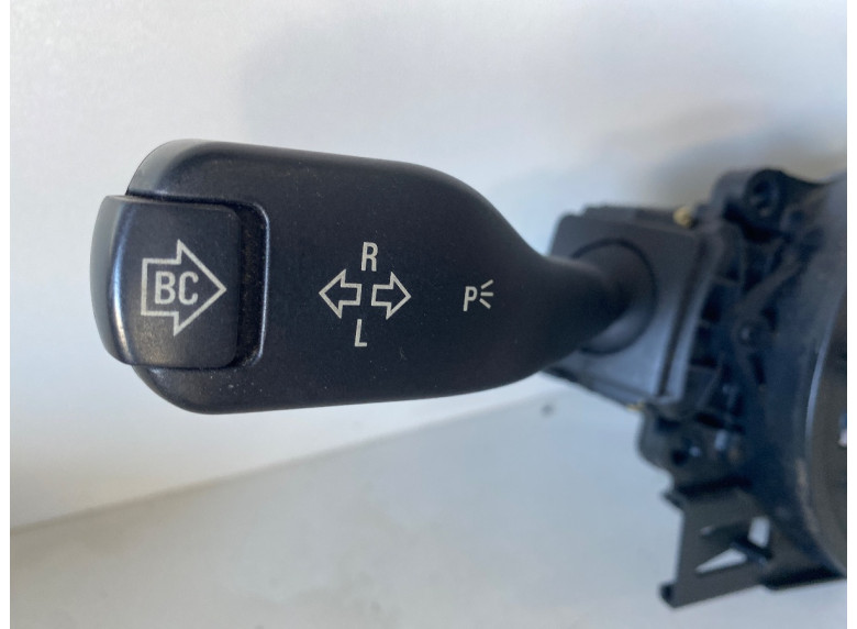 Переключатель подрулевой (стрекоза) к BMW 5 E39, 2002г.