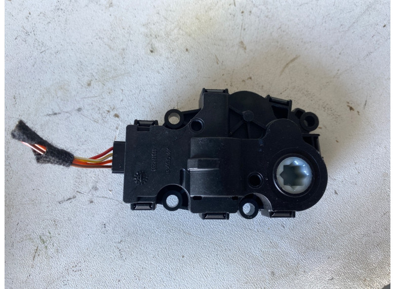 Моторчик заслонки печки к BMW X6 G06, 2023г.
