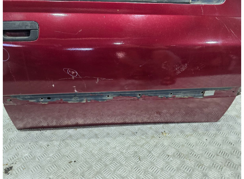 Дверь передняя правая к Peugeot 406, 1998г.