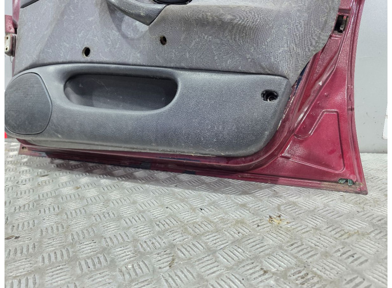 Дверь передняя правая к Peugeot 406, 1998г.
