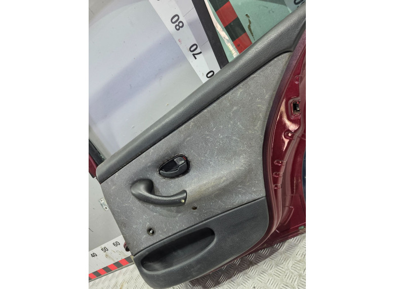 Обшивка двери задней правой (дверная карта) к Peugeot 406, 1998г.