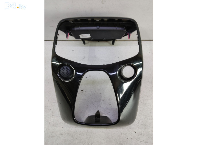 Рамка под магнитолу к Peugeot 108 2020 г.