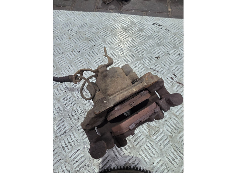 Суппорт передний правый к Audi 100, 1992г.