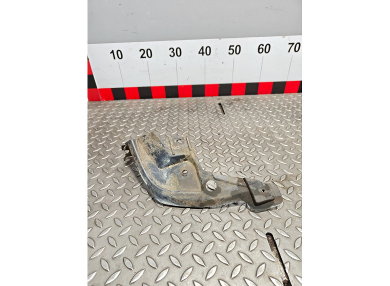 Кронштейн крепления бампера переднего к Toyota RAV4, 2012г.