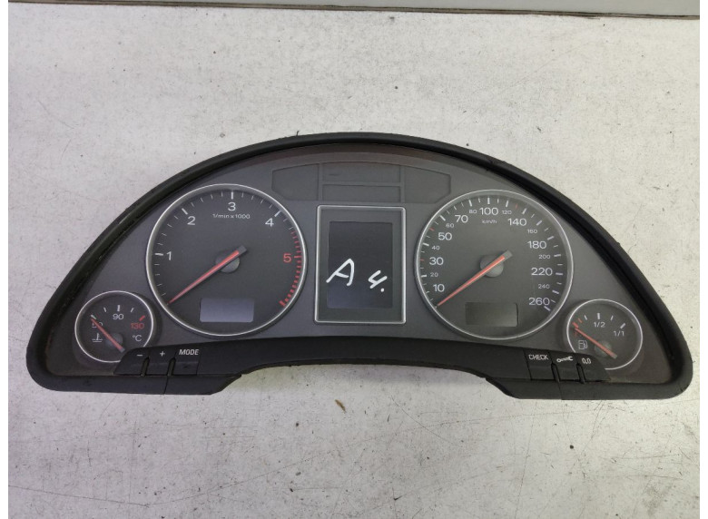 Щиток приборов (приборная панель) к Audi A4, 2001г.