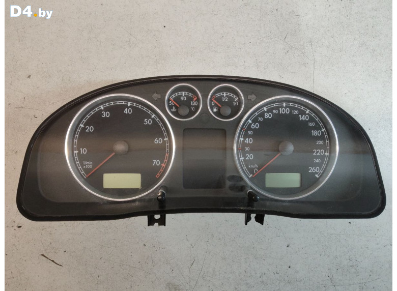 Щиток приборов (приборная панель) к Volkswagen Passat 2001 г.