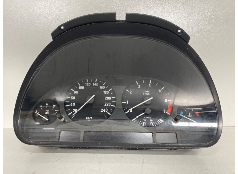 Щиток приборов (приборная панель) к BMW 5 E39, 2001г.