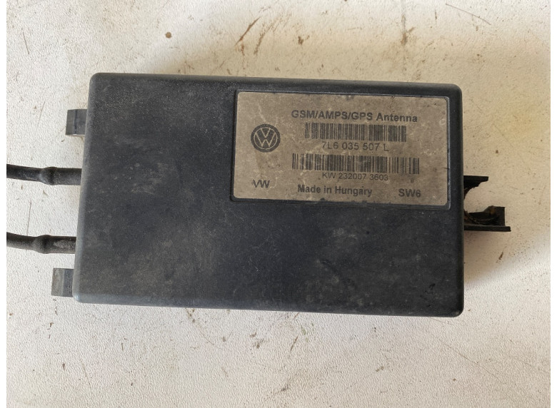 Усилитель антенны к Volkswagen Touareg, 2006г.