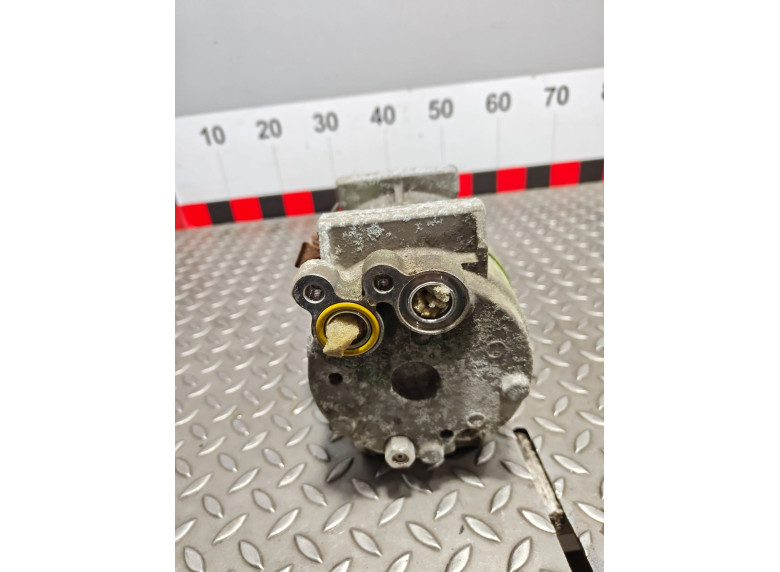 Компрессор кондиционера к Volvo S60, 2002г.