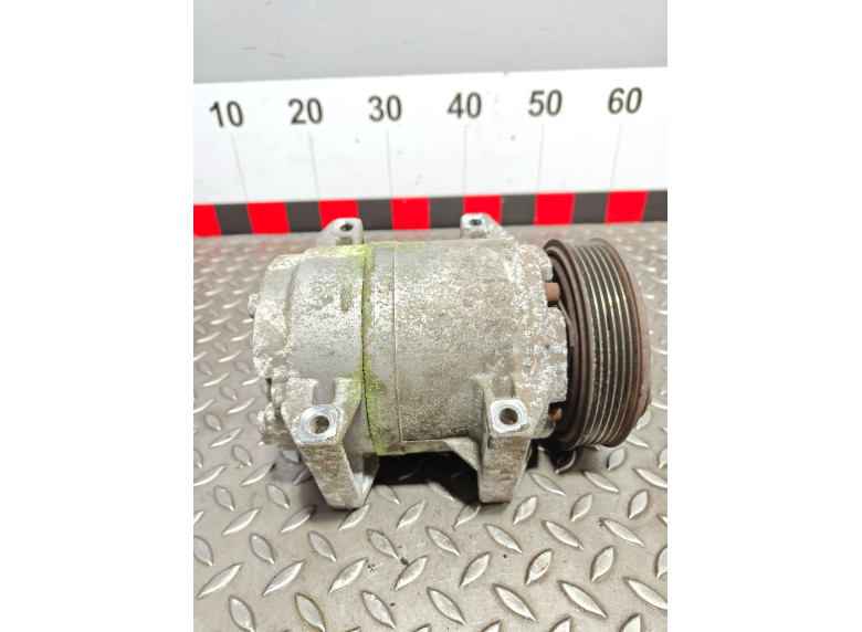 Компрессор кондиционера к Volvo S60, 2002г.