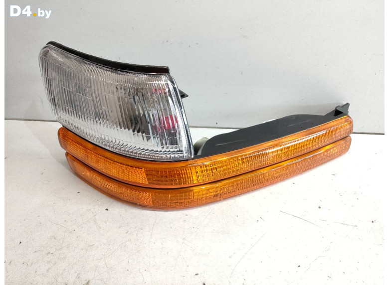 Поворотник правый к Chrysler Voyager 1994 г.
