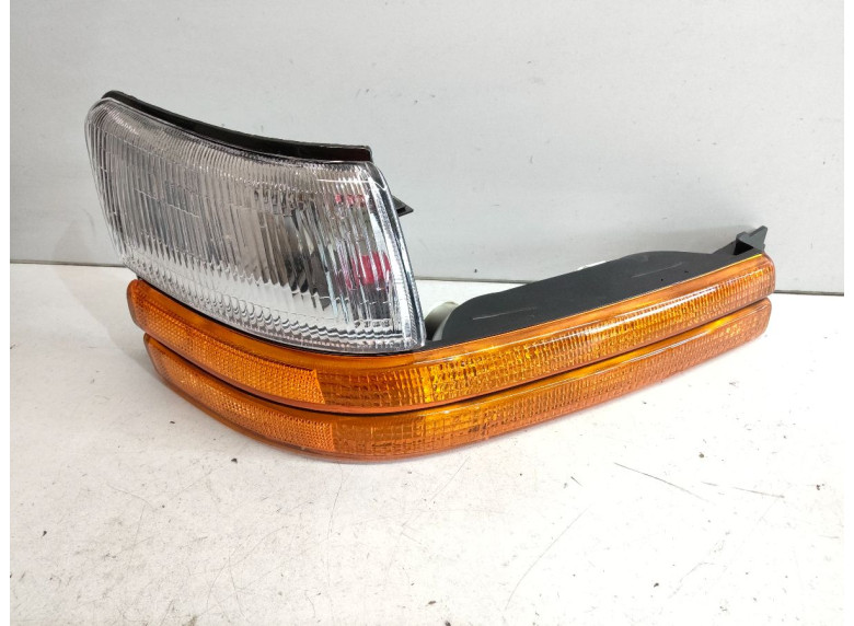 Поворотник правый к Chrysler Voyager, 1994г.