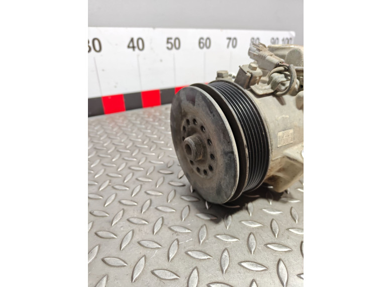 Компрессор кондиционера к Toyota RAV4, 2012г.
