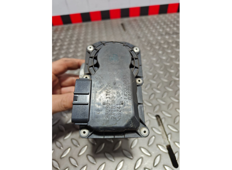 Заслонка дроссельная к Toyota RAV4, 2012г.