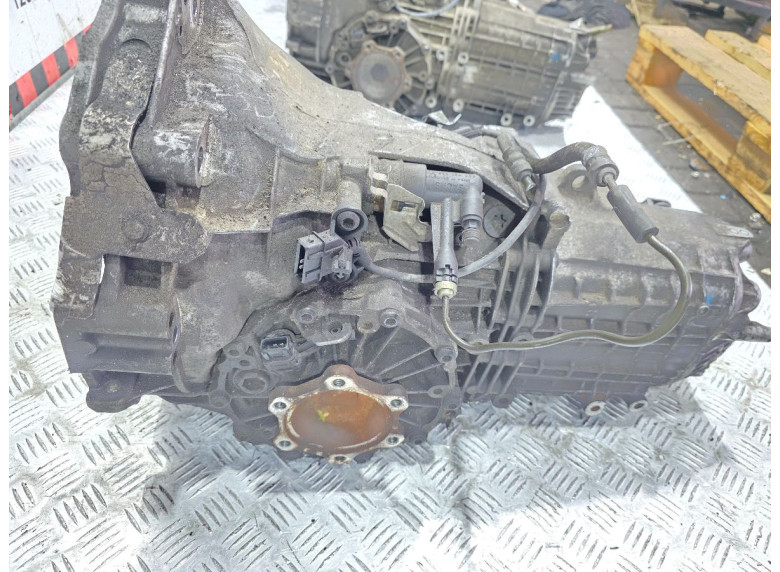 КПП механическая (МКПП) к Volkswagen Passat, 2002г.