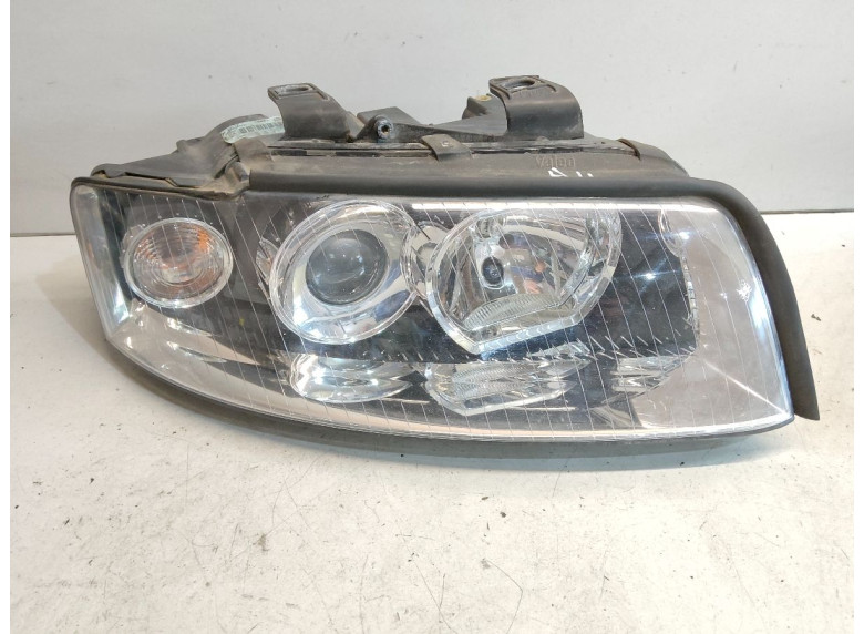 Фара правая к Audi A4, 2002г.