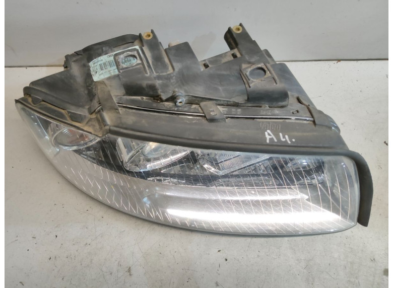 Фара правая к Audi A4, 2002г.