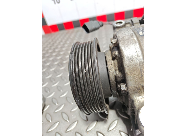 Компрессор кондиционера к Audi A4, 2006г.