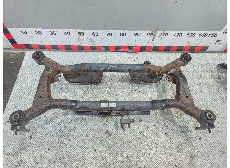 Балка подвески задняя к Nissan X-Trail, 2004г.