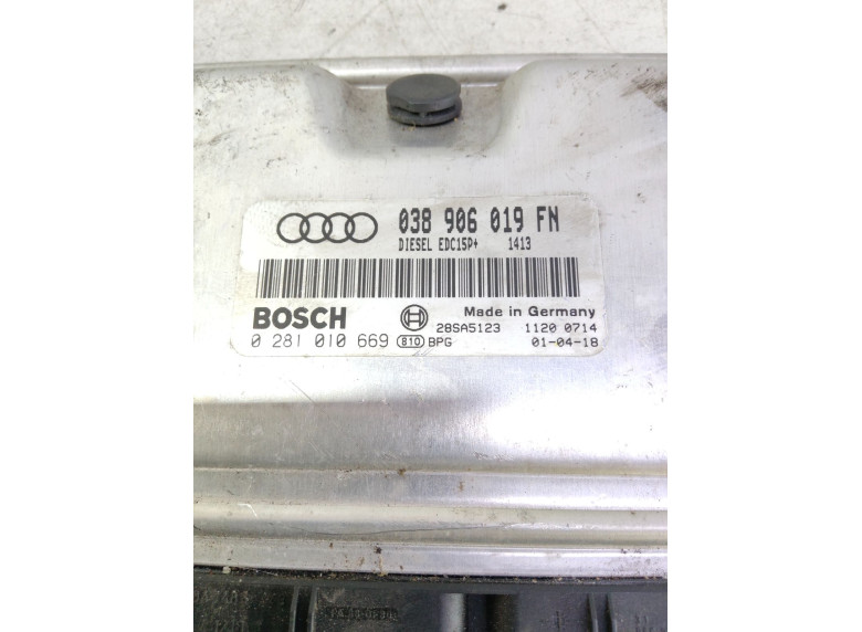 Блок управления двигателем к Audi A4, 2001г.