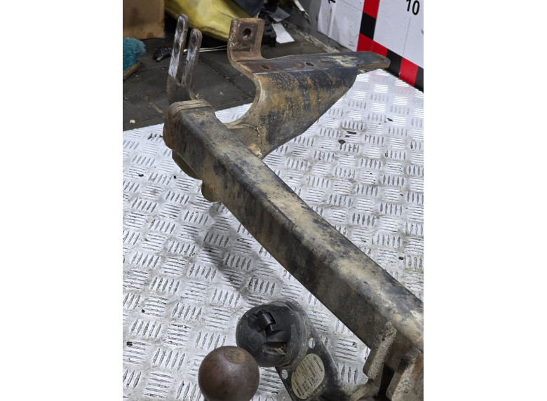 Прицепное устройство (фаркоп) к Toyota RAV4, 2010г.