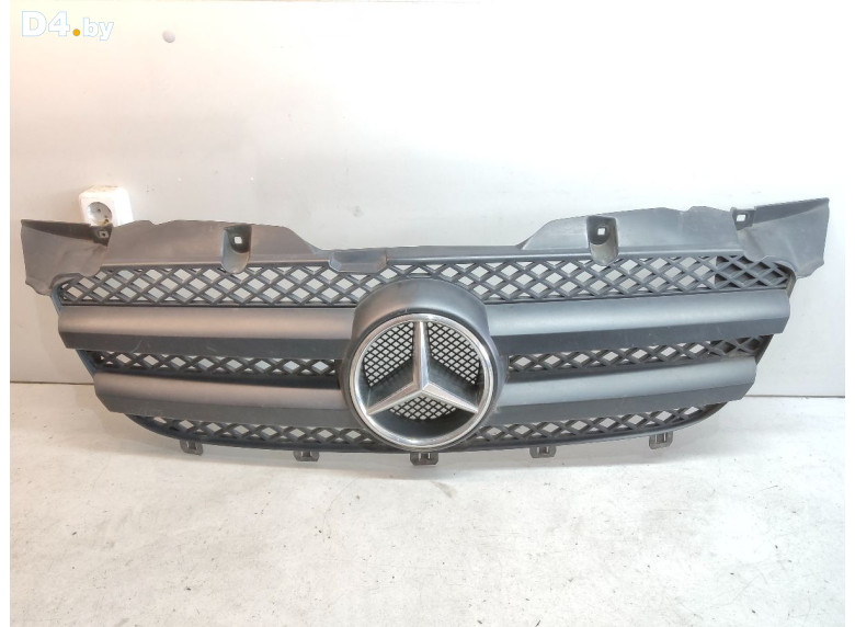 Решетка радиатора к Mercedes Sprinter 2012 г.