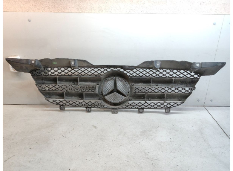 Решетка радиатора к Mercedes Sprinter, 2012г.