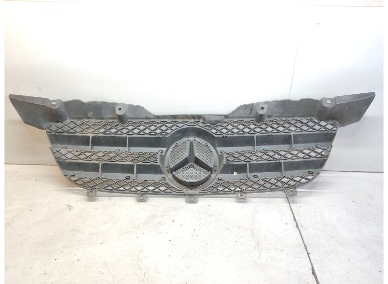 Решетка радиатора к Mercedes Sprinter, 2012г.