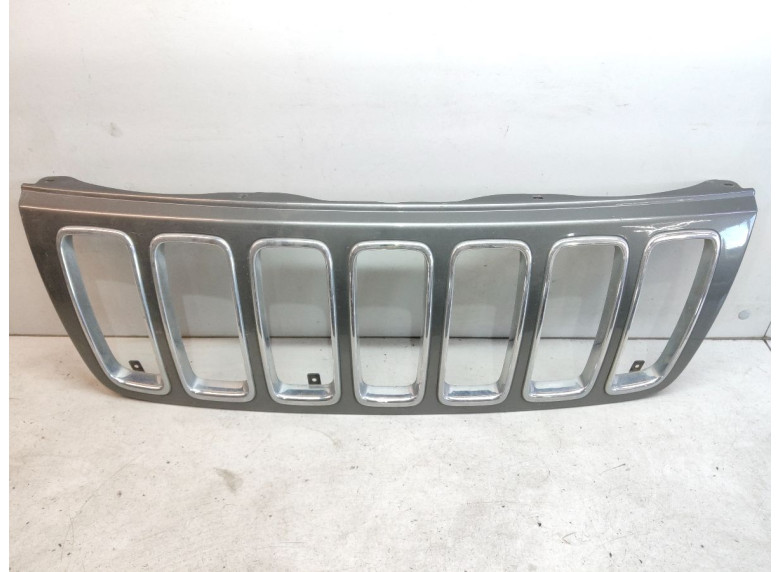 Решетка радиатора к Jeep Grand Cherokee, 2003г.