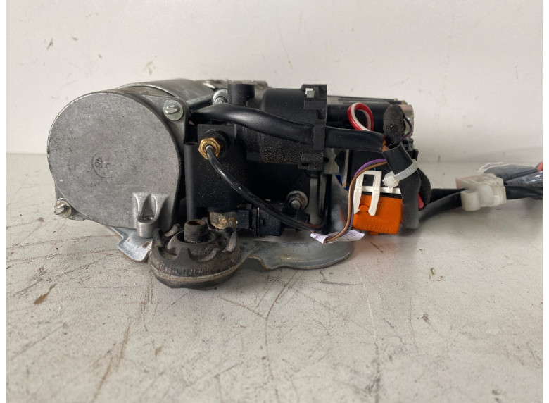 Компрессор пневмоподвески к BMW 5 E39, 2001г.