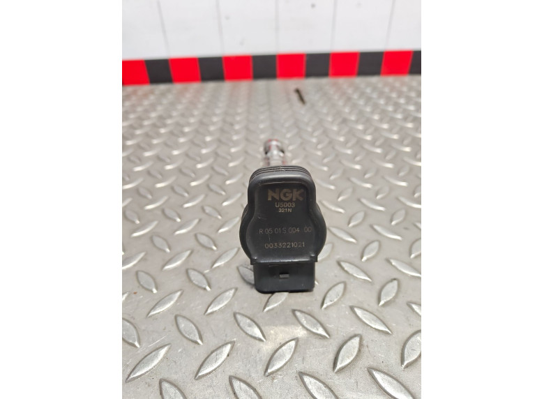 Катушка зажигания к Audi A6, 2002г.