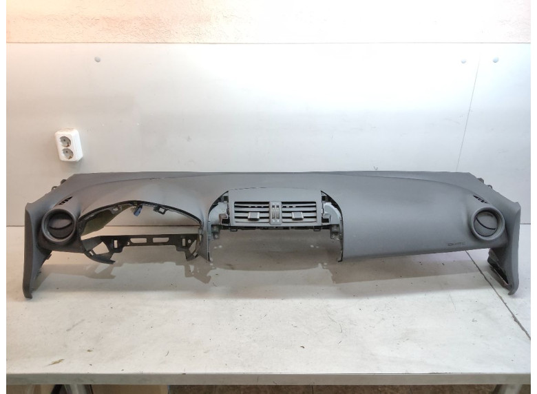Панель передняя салона (торпедо) к Toyota RAV4, 2010г.