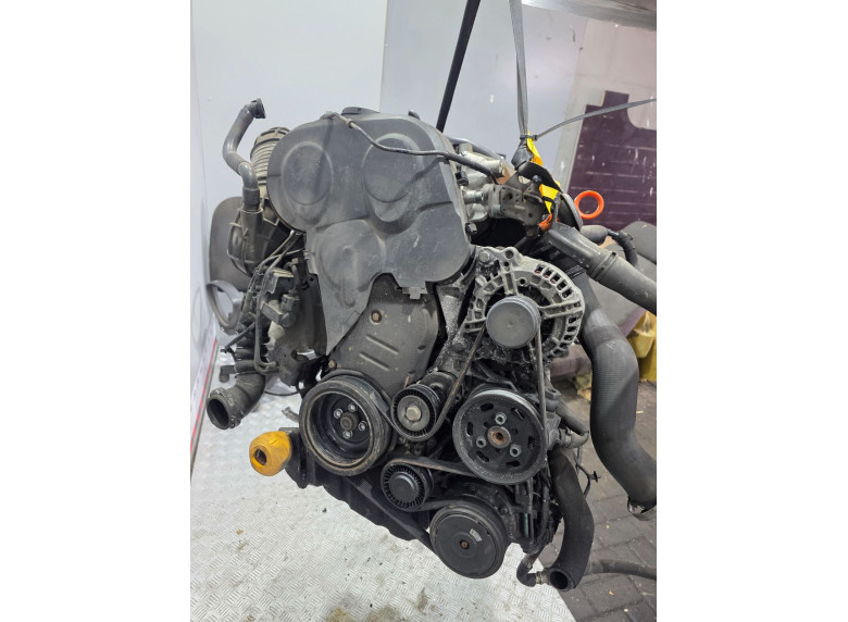 Двигатель к Audi A4, 2005г.