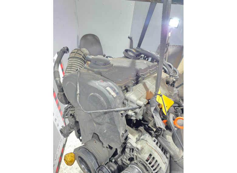 Двигатель к Audi A4, 2005г.