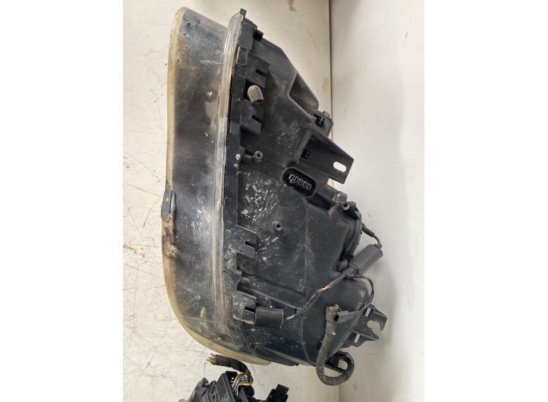 Фара передняя (комплект) к BMW 7 E65/E66, 2002г.