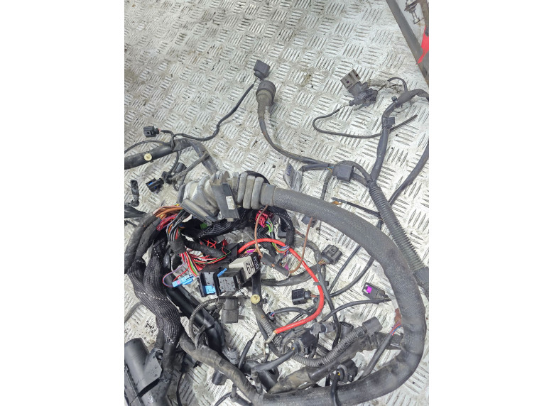 Проводка двигателя к Audi A4, 2006г.