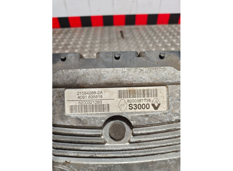 Блок управления двигателем к Renault Megane, 2004г.