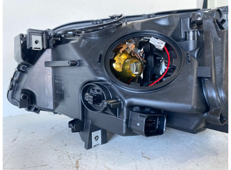 Фара правая к BMW 7 F01/F02, 2014г.