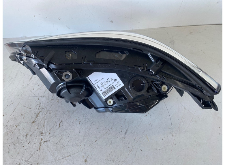 Фара правая к BMW 5 E60/E61, 2010г.