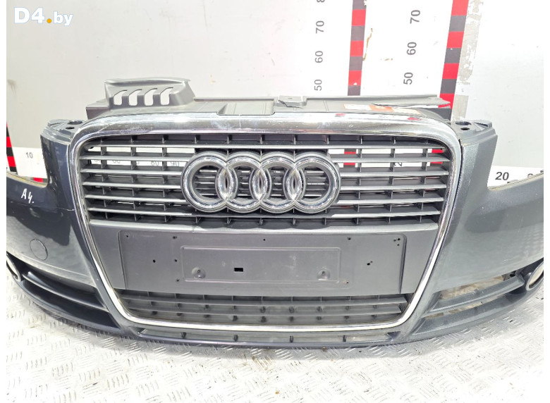 Решетка радиатора к Audi A4 2006 г.