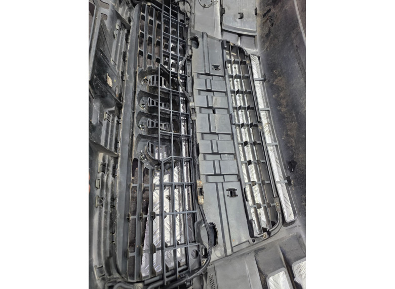 Решетка радиатора к Audi A4, 2006г.