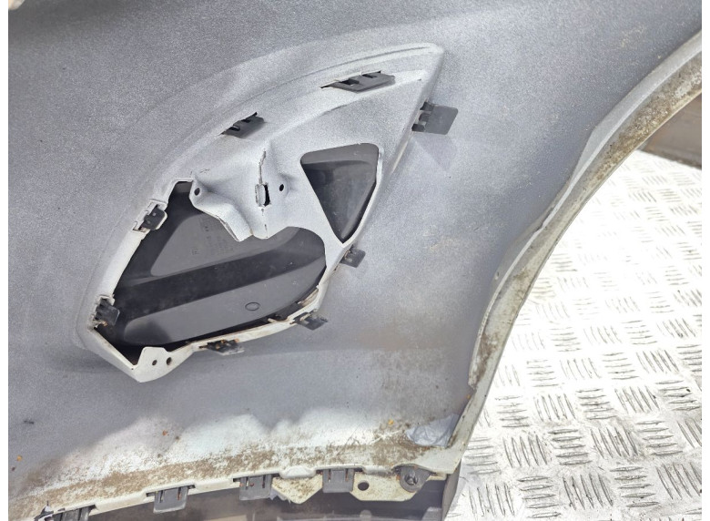 Заглушка (решетка) в бампер передний к Opel Corsa, 2013г.