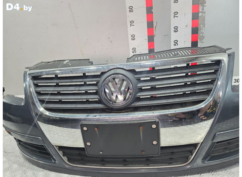 Решетка радиатора к Volkswagen Passat 2006 г.