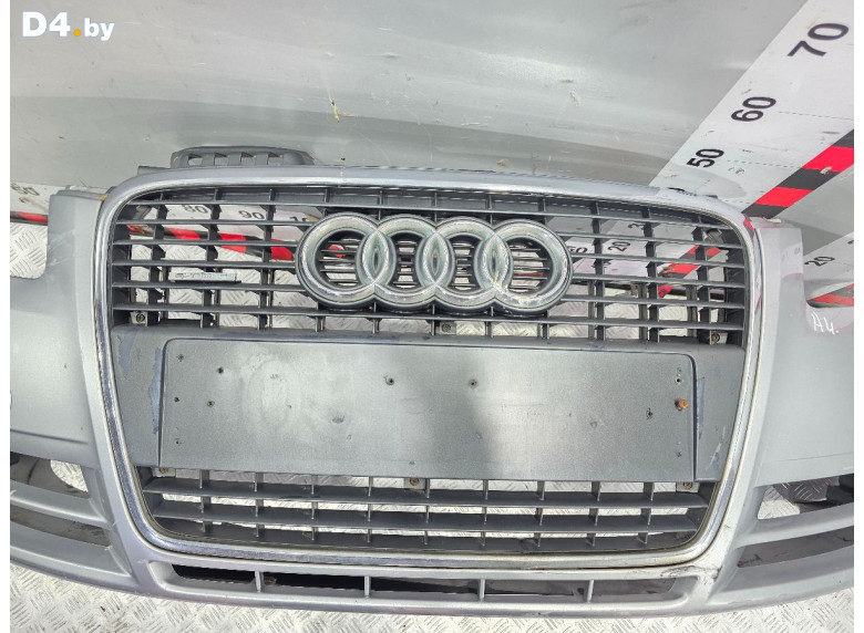 Решетка радиатора к Audi A4 2006 г.