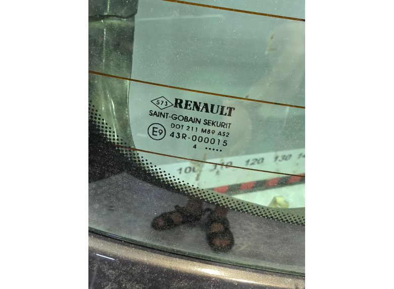 Стекло заднее к Renault Modus, 2005г.