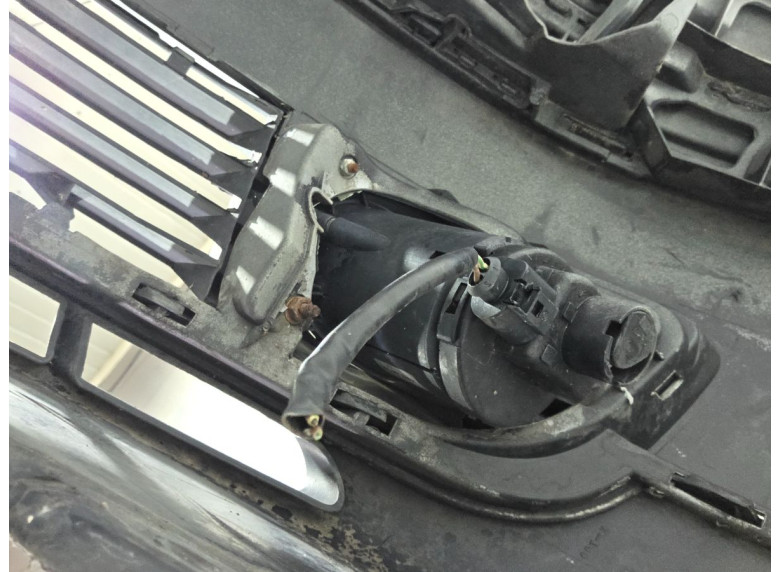 Фара противотуманная левая к Volkswagen Passat, 2002г.