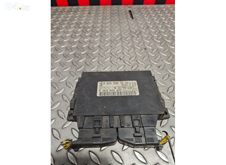 Блок управления парктрониками к Mercedes EW211 2002 г.