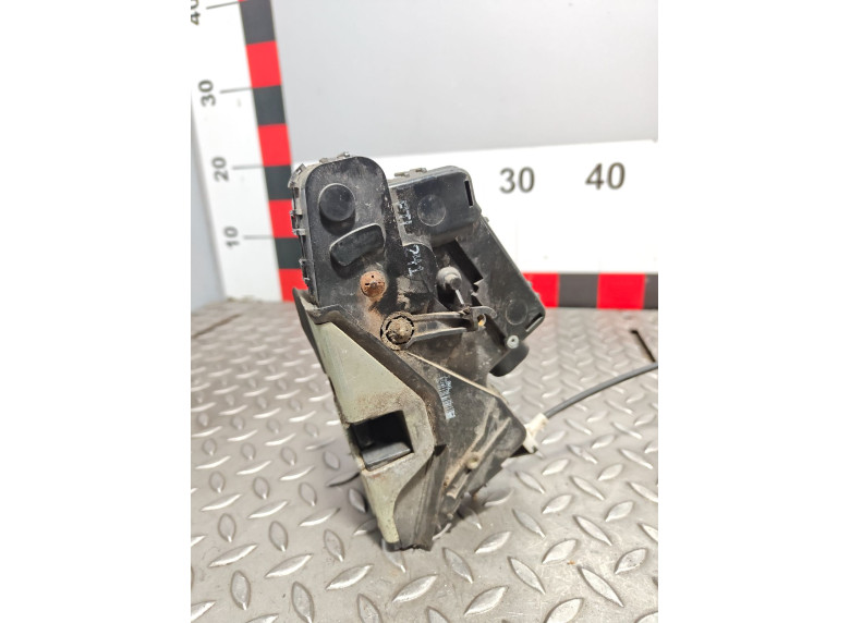 Замок двери передней левой к BMW 3 E46, 2000г.