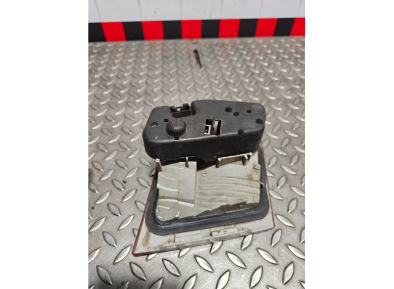 Фонарь крышки багажника правый к BMW 3 E46, 2000г.