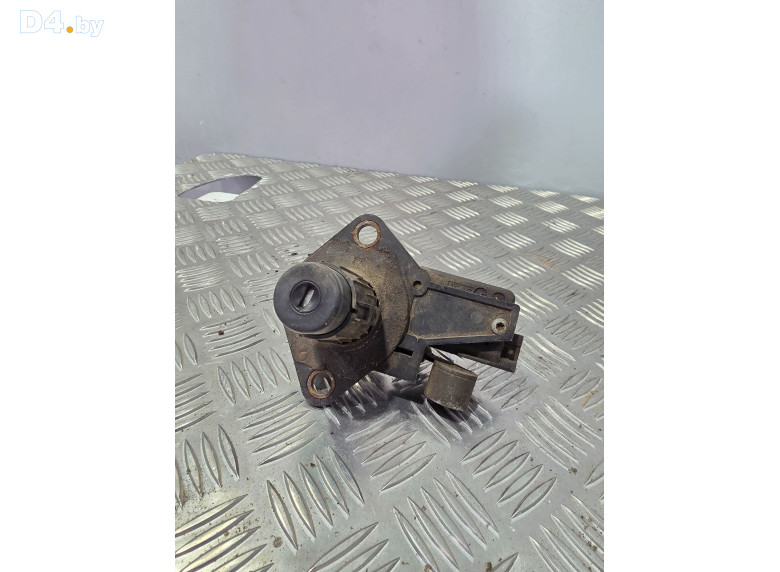 Кнопка открытия багажника к Renault Laguna 1998 г.